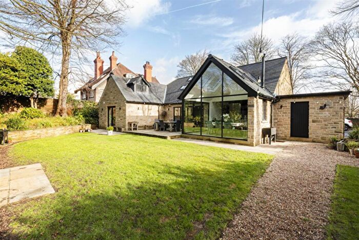 4 Bedroom Detached House For Sale In Oakfield Road, Birkby, Huddersfield, HD2