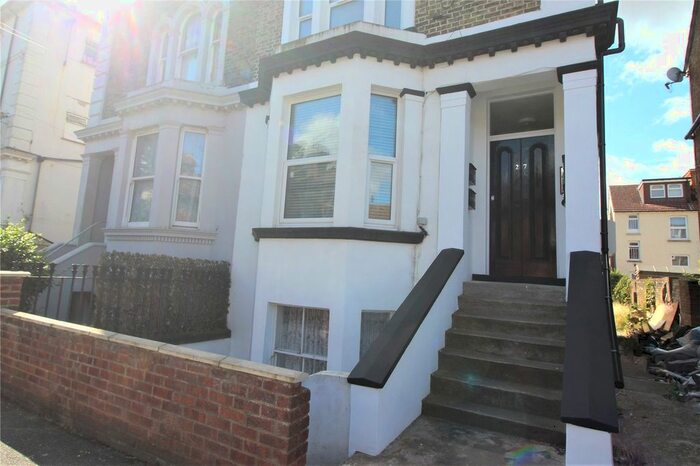 1 Bedroom Flat To Rent In Cobham Street, Gravesend, Kent, DA11