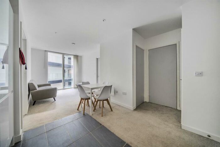 2 Bedroom Apartment To Rent In Transmission House, Manchester, M4