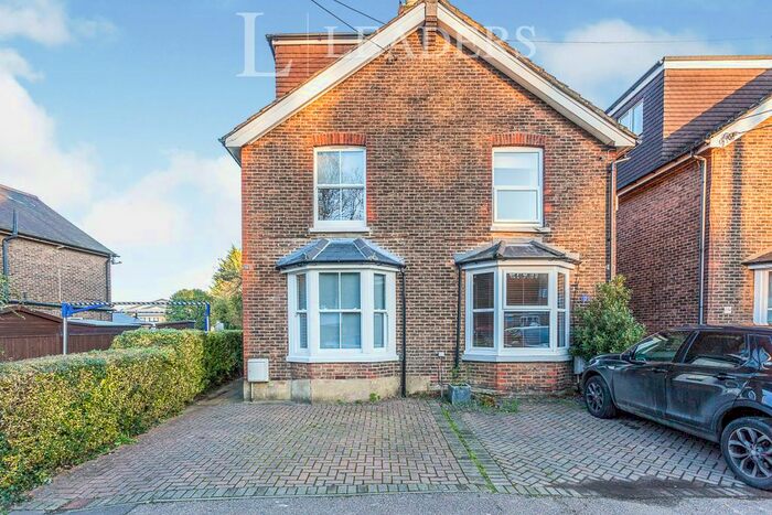 4 Bedroom Semi-Detached House To Rent In Mill Green Road, Haywards Heath, RH16