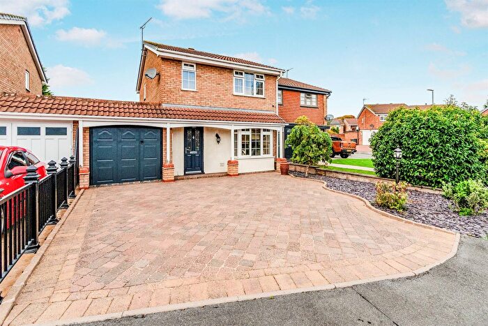 3 Bedroom Link Detached House For Sale In Miles Meadow Close, Willenhall, WV12