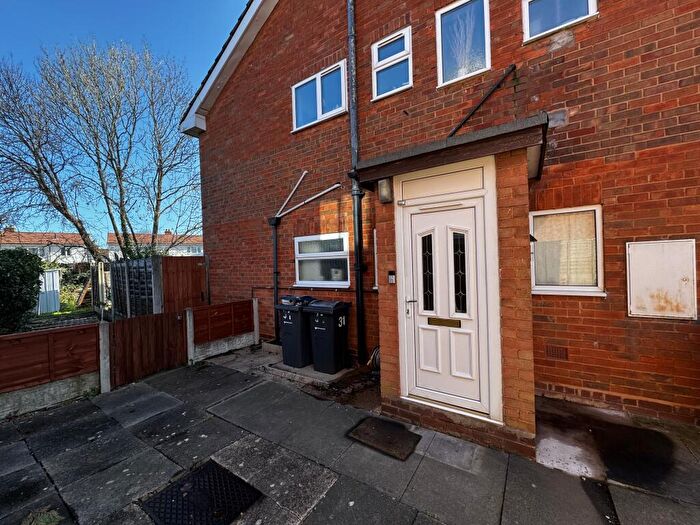 2 Bedroom Maisonette For Sale In Romford Close, Birmingham, B26
