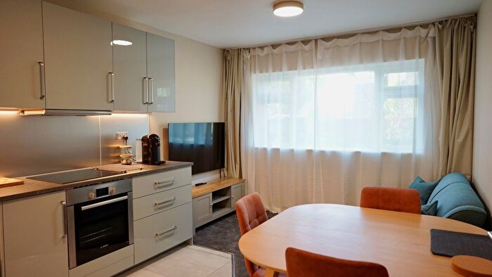 2 Bedroom Flat To Rent In Exbury Road, London, SE6