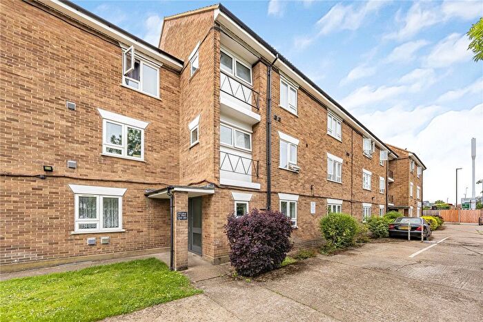 2 Bedroom Flat For Sale In Lampton Road, Hounslow, TW3
