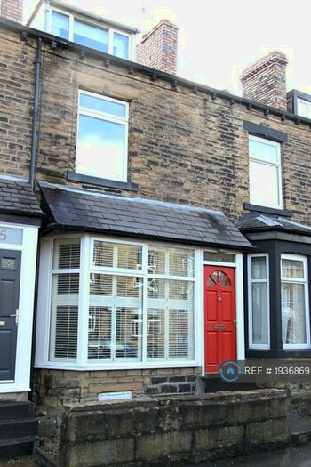 3 Bedroom Terraced House To Rent In Brunswick Road, Pudsey, LS28