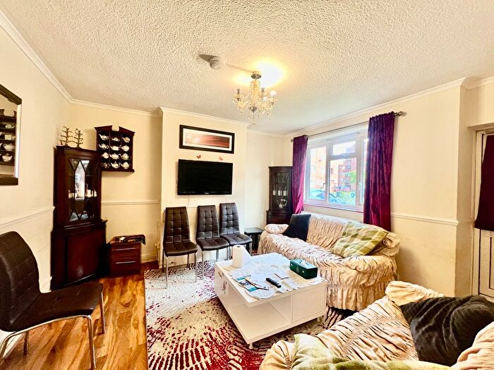 1 Bedroom Flat To Rent In Neckinger Estate, London, SE16