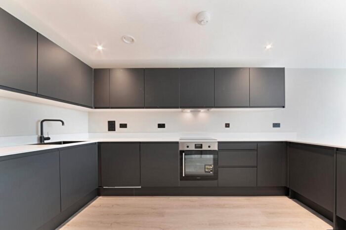 1 Bedroom Flat To Rent In Gladstone Park Gardens, London, NW2