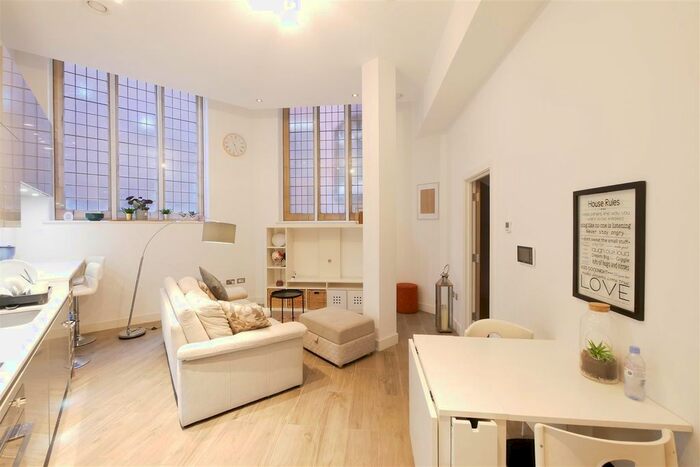 1 Bedroom Flat To Rent In Wycliffe House, - Cranbrook Road, Ilford, IG1