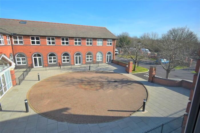 1 Bedroom Flat To Rent In Elmwood Avenue, Feltham, TW13