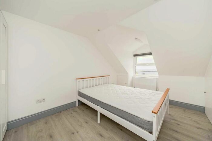 Studio To Rent In Muswell Hill Broadway, London, N10