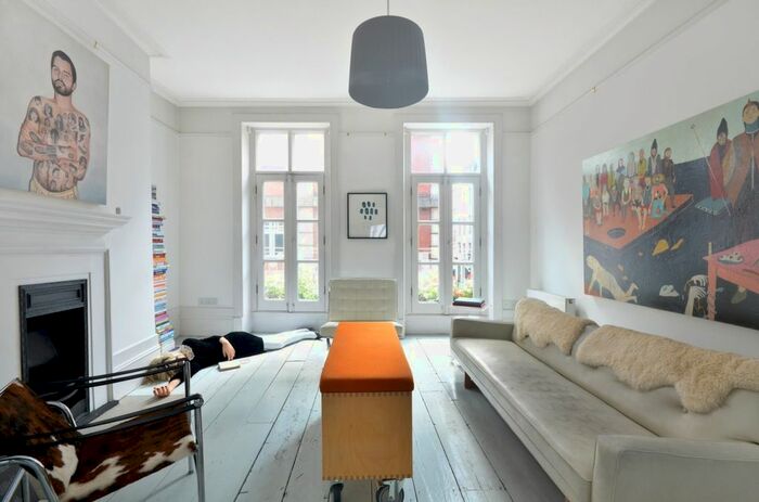 2 Bedroom Flat To Rent In Beak Street, London, Greater London, W1F