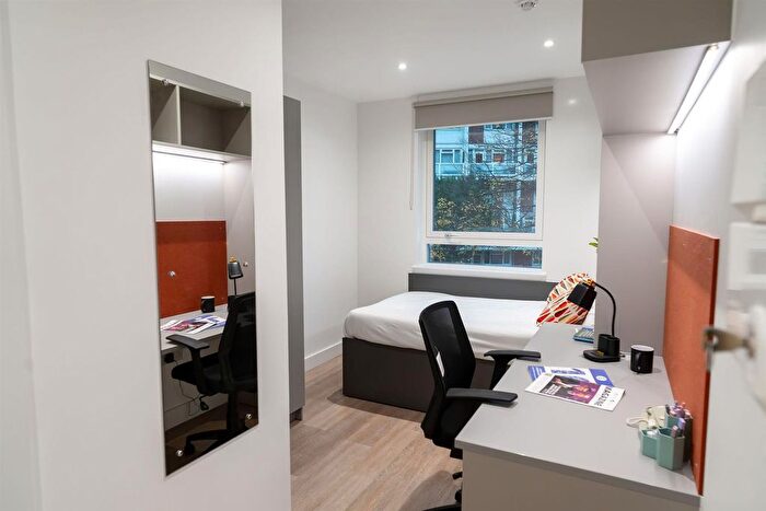 Studio To Rent In Kennington Lane, London, SE11