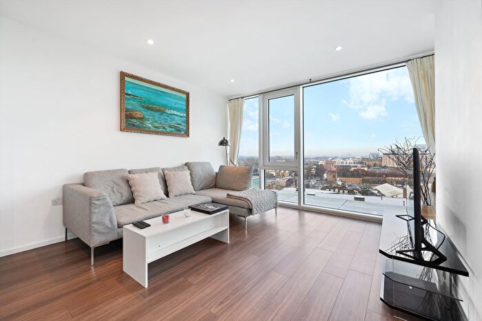 2 Bedroom Flat To Rent In Spectrum Way, Wandsworth Park, SW18