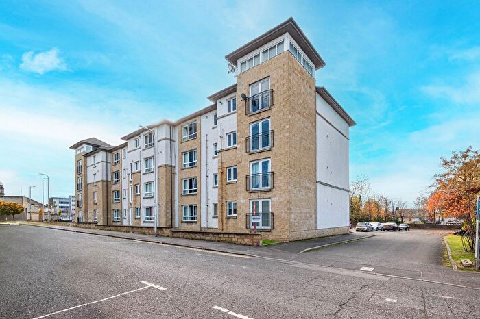 2 Bedroom Flat To Rent In Henderson Court, Motherwell, ML1