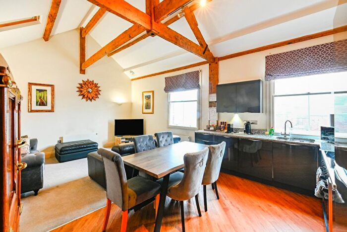 2 Bedroom Flat For Sale In Goodramgate, York, YO1