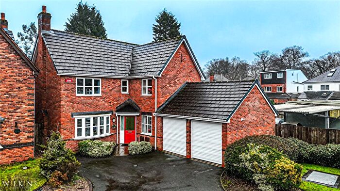 4 Bedroom Detached House For Sale In Chester Gardens, Sutton Coldfield, West Midlands, B73