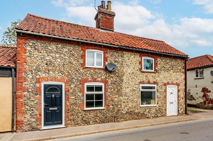 2 Bedroom Cottage For Sale In Market Street, Shipdham, IP25