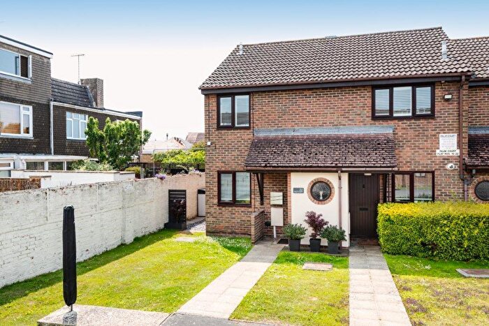 2 Bedroom Flat For Sale In Franklin Road, Worthing, BN13