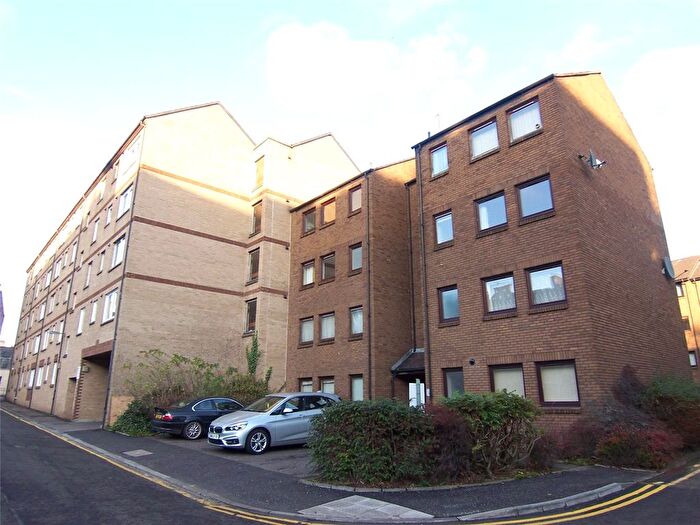 1 Bedroom Flat To Rent In / Cowans Close, Edinburgh, EH8