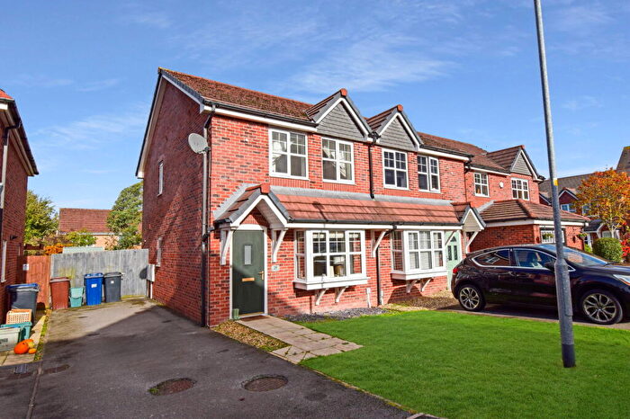 3 Bedroom Semi Detached House For Sale In Sycamore Gardens, Leyland, PR25