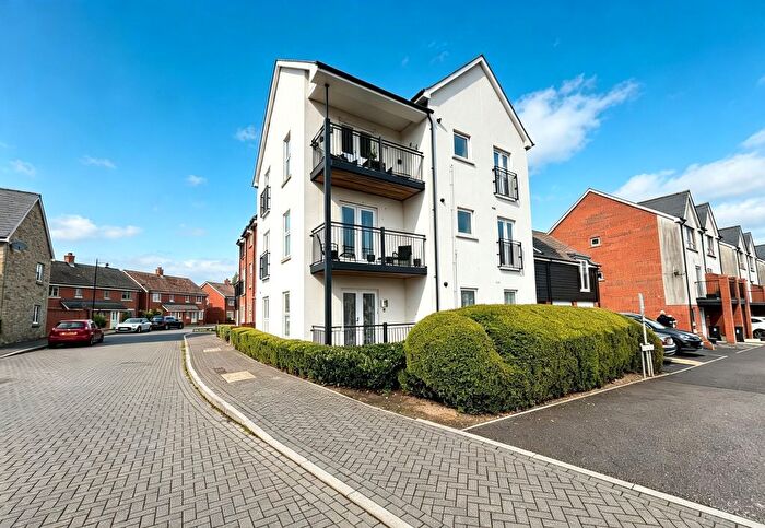 2 Bedroom Flat For Sale In Maple Road, Shaftesbury, SP7