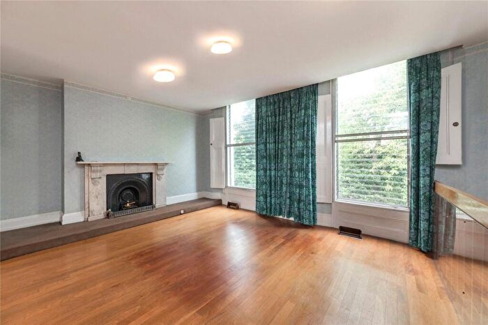 6 Bedroom Semi-Detached House To Rent In Beacon Hill, Islington, N7