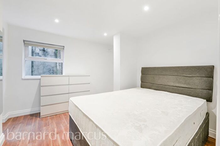 1 Bedroom Flat To Rent In Upper Tooting Road, London, SW17