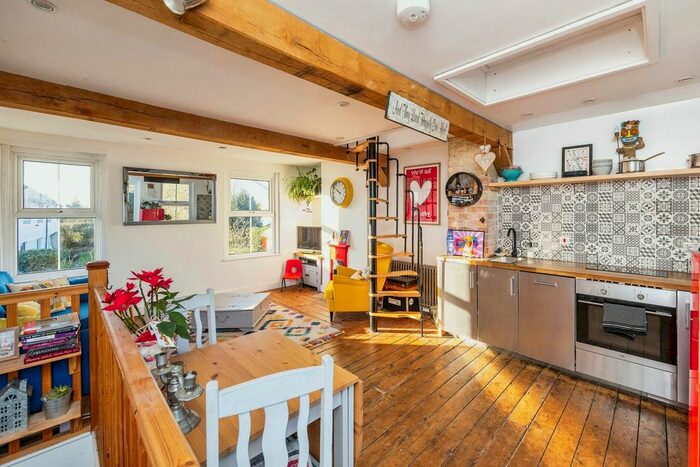 3 Bedroom Cottage For Sale In The Street, Hastingleigh, TN25