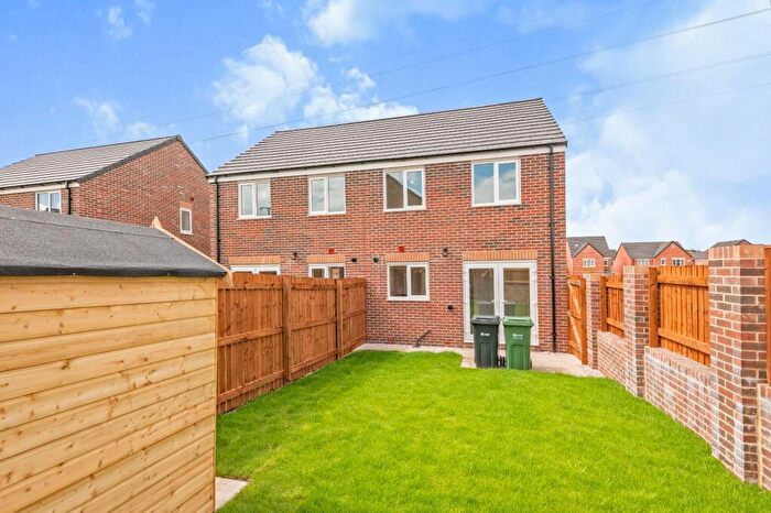 3 Bedroom Semi-Detached House To Rent In Albert Rise, Morley, Leeds, West Yorkshire, LS27