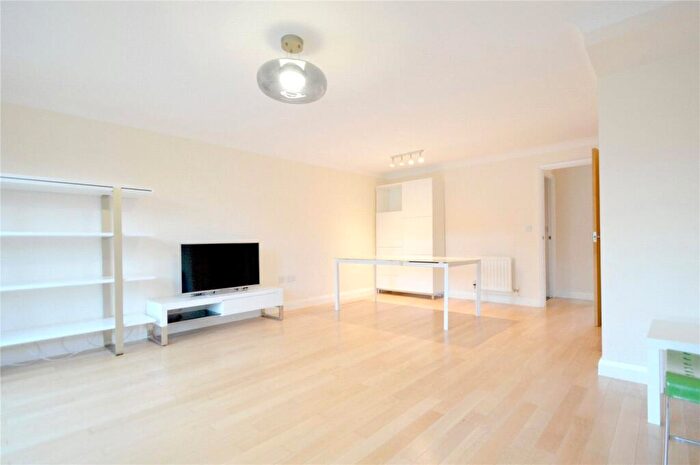 3 Bedroom House To Rent In Manning Gardens, Croydon, Surrey, CR0