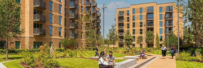 2 Bedroom Flat For Sale In Slough, Slough, SL1