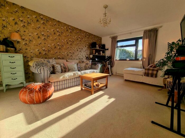 4 Bedroom Detached House For Sale In Northdown Road, Bideford, EX39