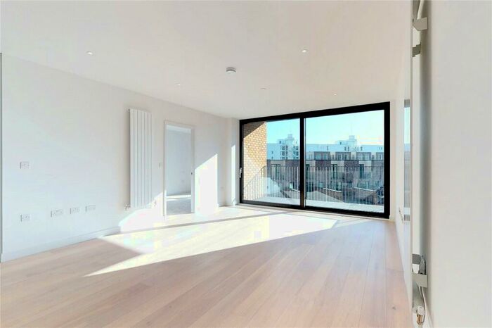 2 Bedroom Flat To Rent In Masthead House, London, E16