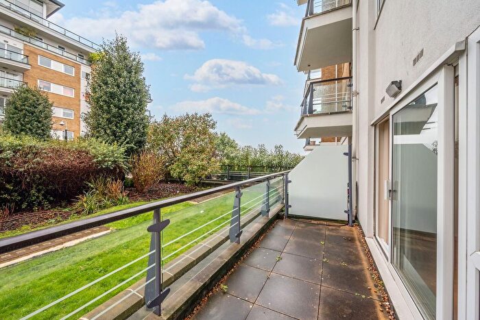 Studio To Rent In Smugglers Way, Wandsworth, London, SW18