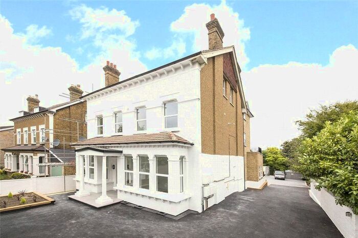 2 Bedroom Flat To Rent In Woodhill Apartments, Harewood Road, South Croydon, CR2