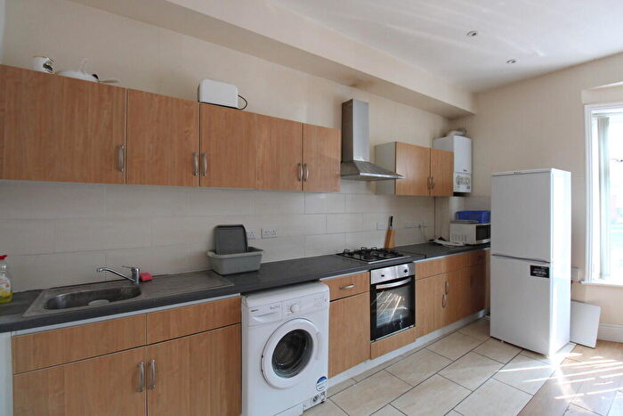 4 Bedroom Flat To Rent In Portswood Road, SO17