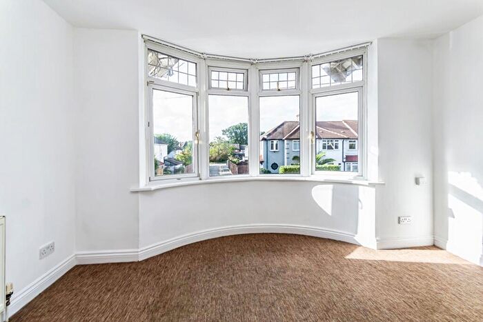 2 Bedroom Flat For Sale In Galpins Road, Thornton Heath, CR7