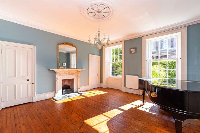 5 Bedroom End Of Terrace House To Rent In Duncan Street, Edinburgh, EH9
