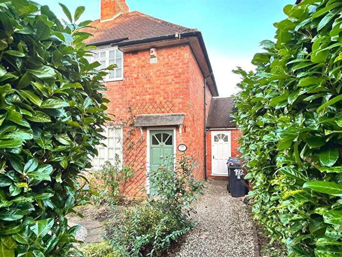 2 Bedroom Semi-Detached House To Rent In Hole Lane, Bournville, Birmingham, B31