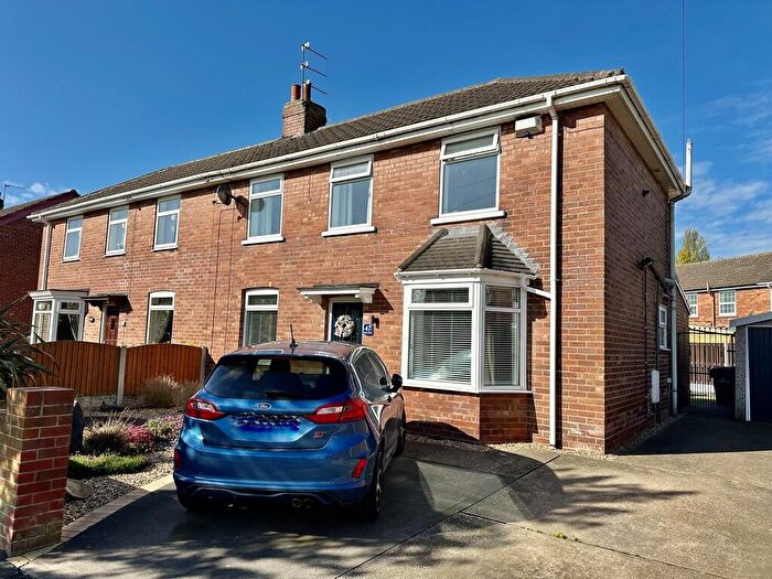 3 Bedroom Semi-Detached House For Sale In Sutton Road, Kirk Sandall, Doncaaster, DN3