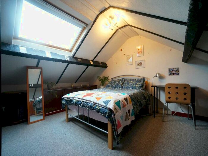 5 Bedroom House To Rent In Orme Road, Bangor, Gwynedd, LL57