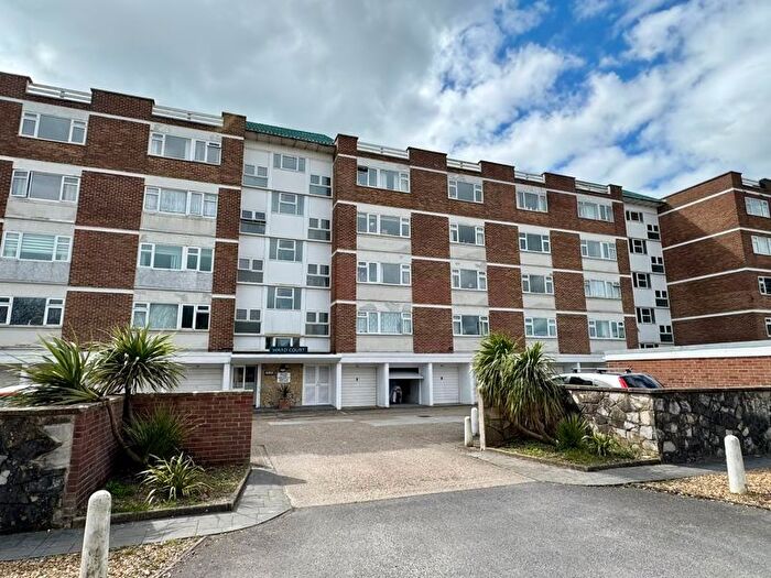 2 Bedroom Flat To Rent In Sea Front, Hayling Island, PO11