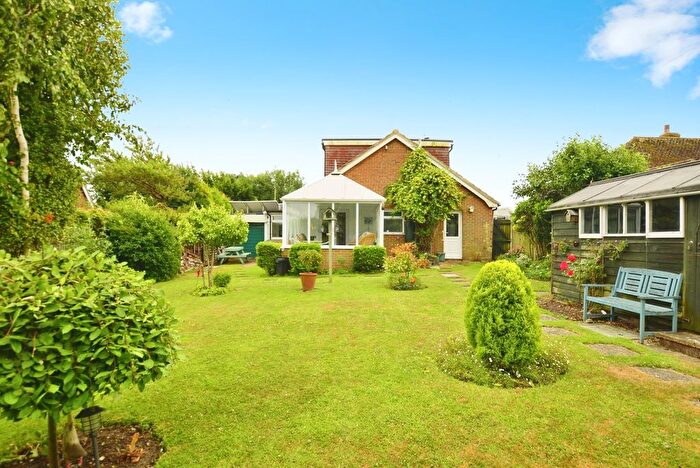 3 Bedroom Bungalow For Sale In Priory Close, New Romney, Kent, TN28