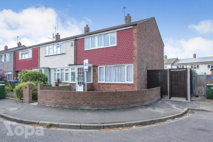 3 Bedroom End Of Terrace House For Sale In Stuart Road, Welling, DA16
