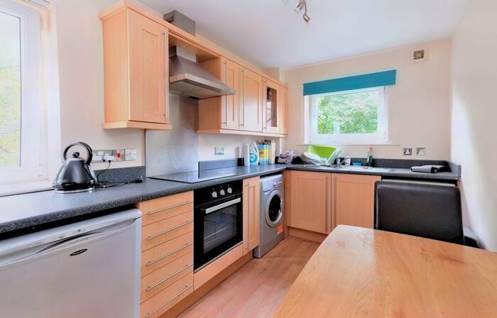 2 Bedroom Flat To Rent In Eccles Fold, Eccles, Manchester, M30