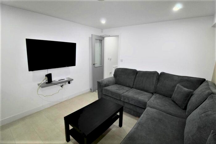 5 Bedroom Terraced House To Rent In Oxford Street, Coventry, CV1