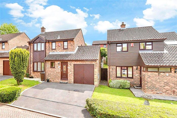 3 Bedroom Detached House For Sale In Bracken Hill, Walderslade, Kent, ME5