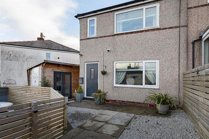 2 Bedroom End Of Terrace House For Sale In Ainley Road, Birchencliffe, Huddersfield, HD3