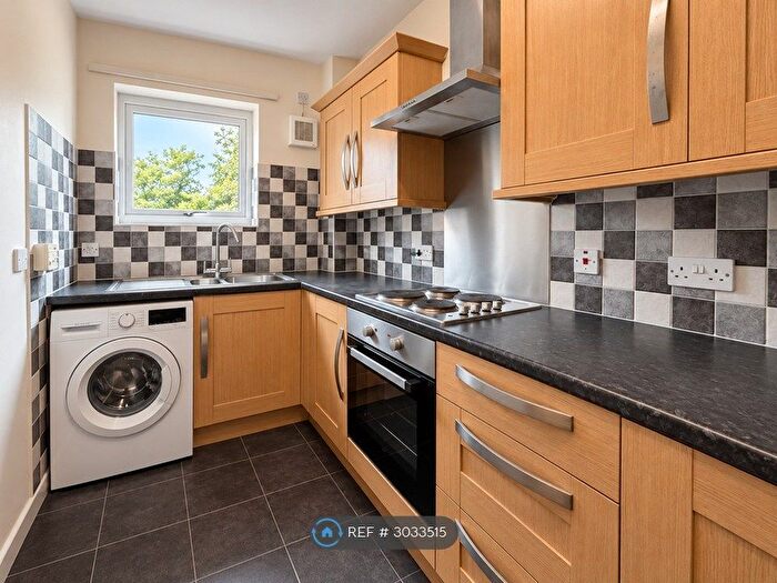 3 Bedroom Flat To Rent In Sheffield, Sheffield, S3