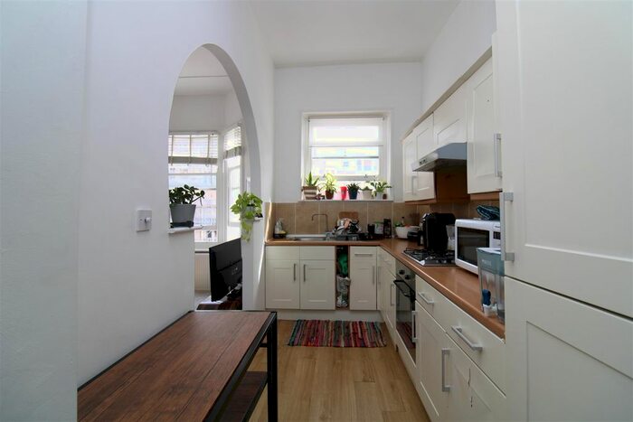 1 Bedroom Flat To Rent In Lower Rock Gardens, Brighton, BN2